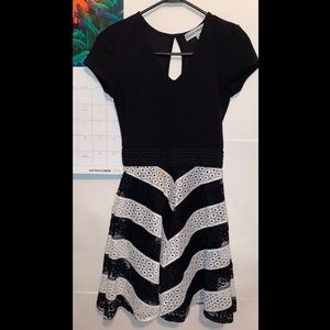 Almost famous dress | black/white | small